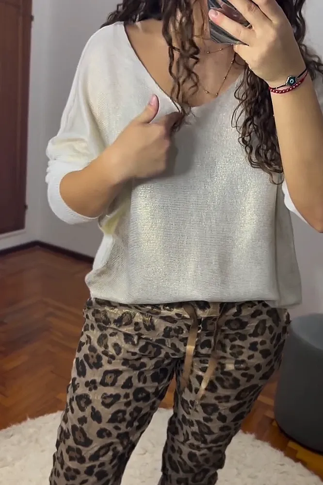 Women's solid color v-neck top and leopard print two-piece suit