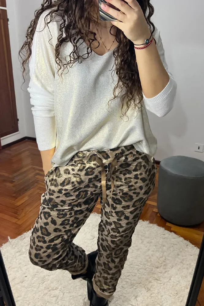 Women's solid color v-neck top and leopard print two-piece suit