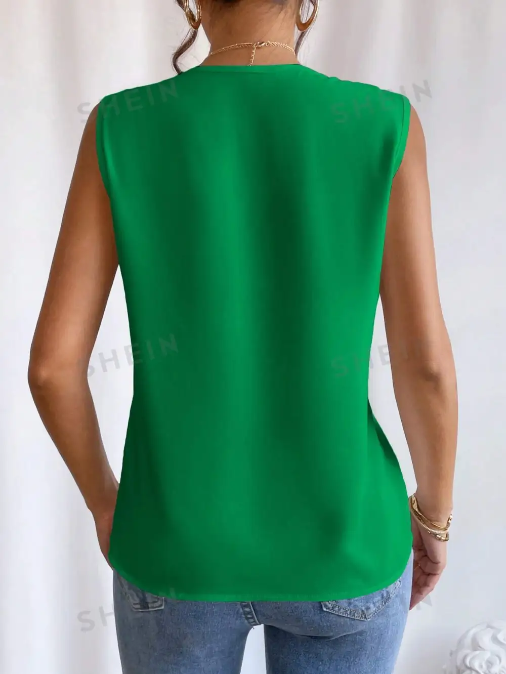 Privé Solid V Neck Sleeveless Blouse