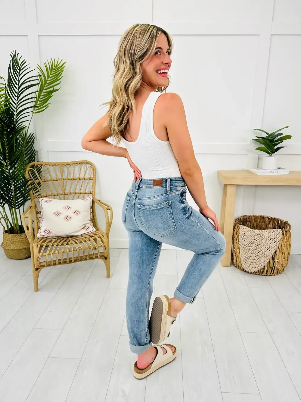 Judy Blue The Bleach Boys Midrise Boyfriend Jeans in Reg/Curvy
