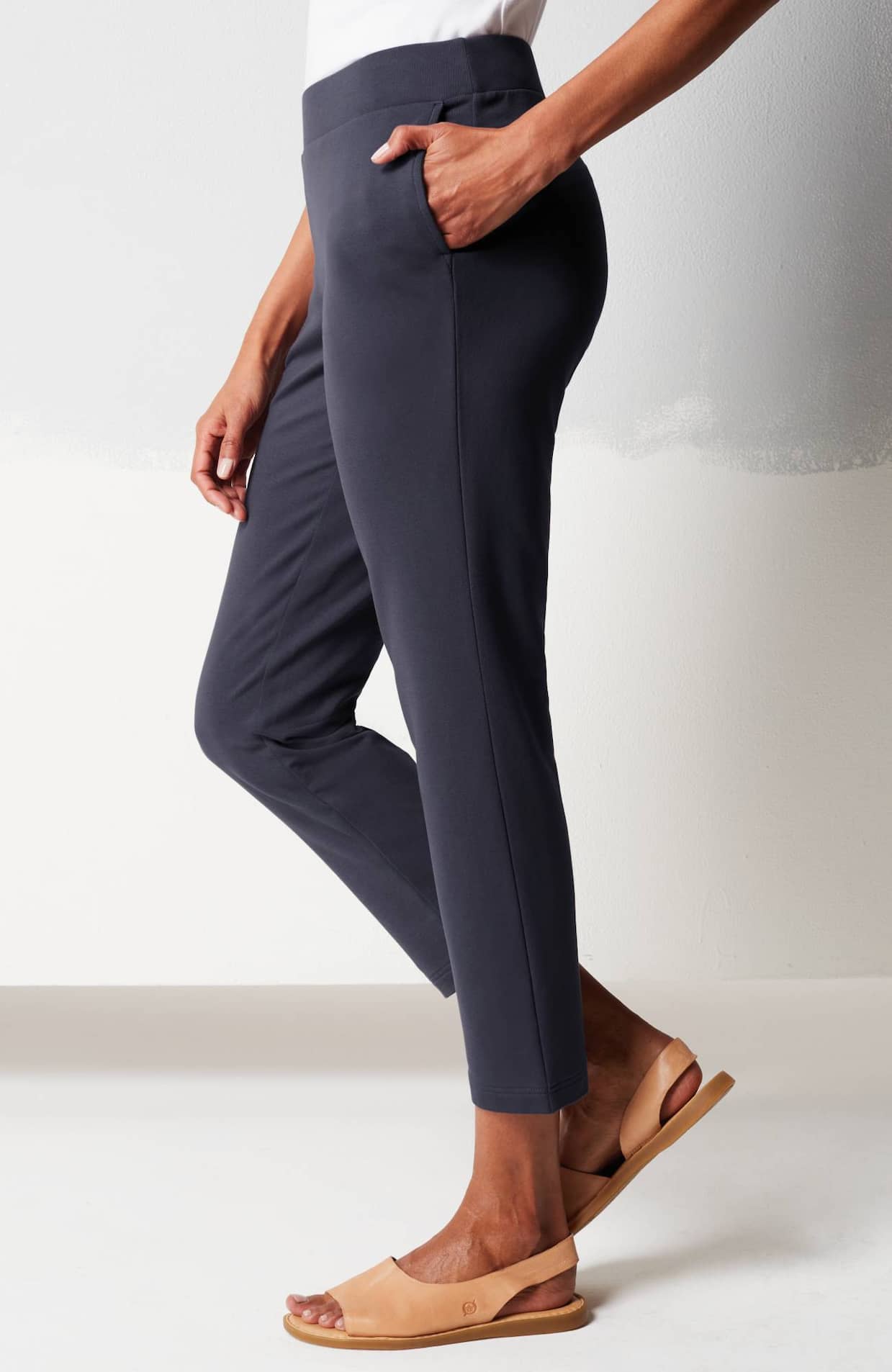 pure jill affinity slim-leg crops