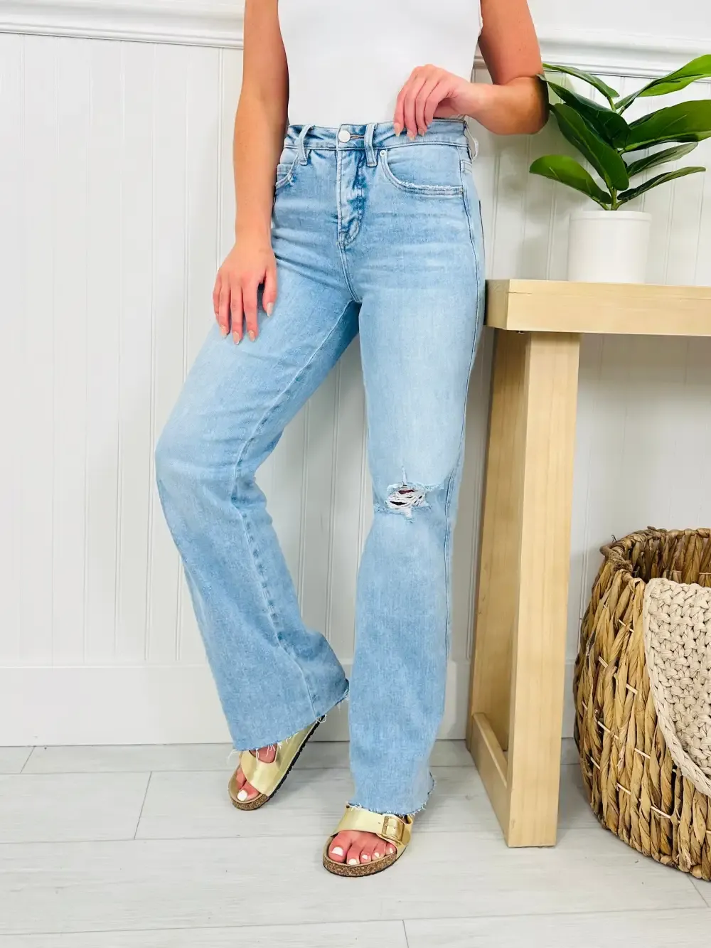 MOCO Exclusive Just Like That Wide Leg Jeans