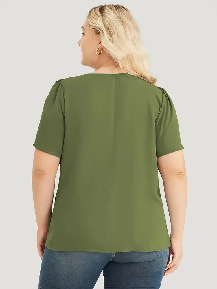 Solid Pleated Detail Keyhole Puff Sleeve Blouse