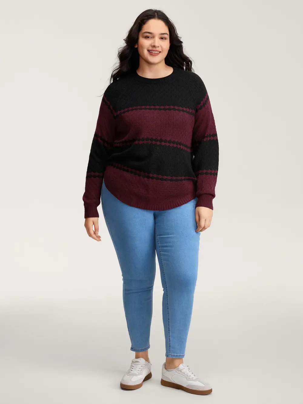 Colorblock Curvy Hem Textured Pullover