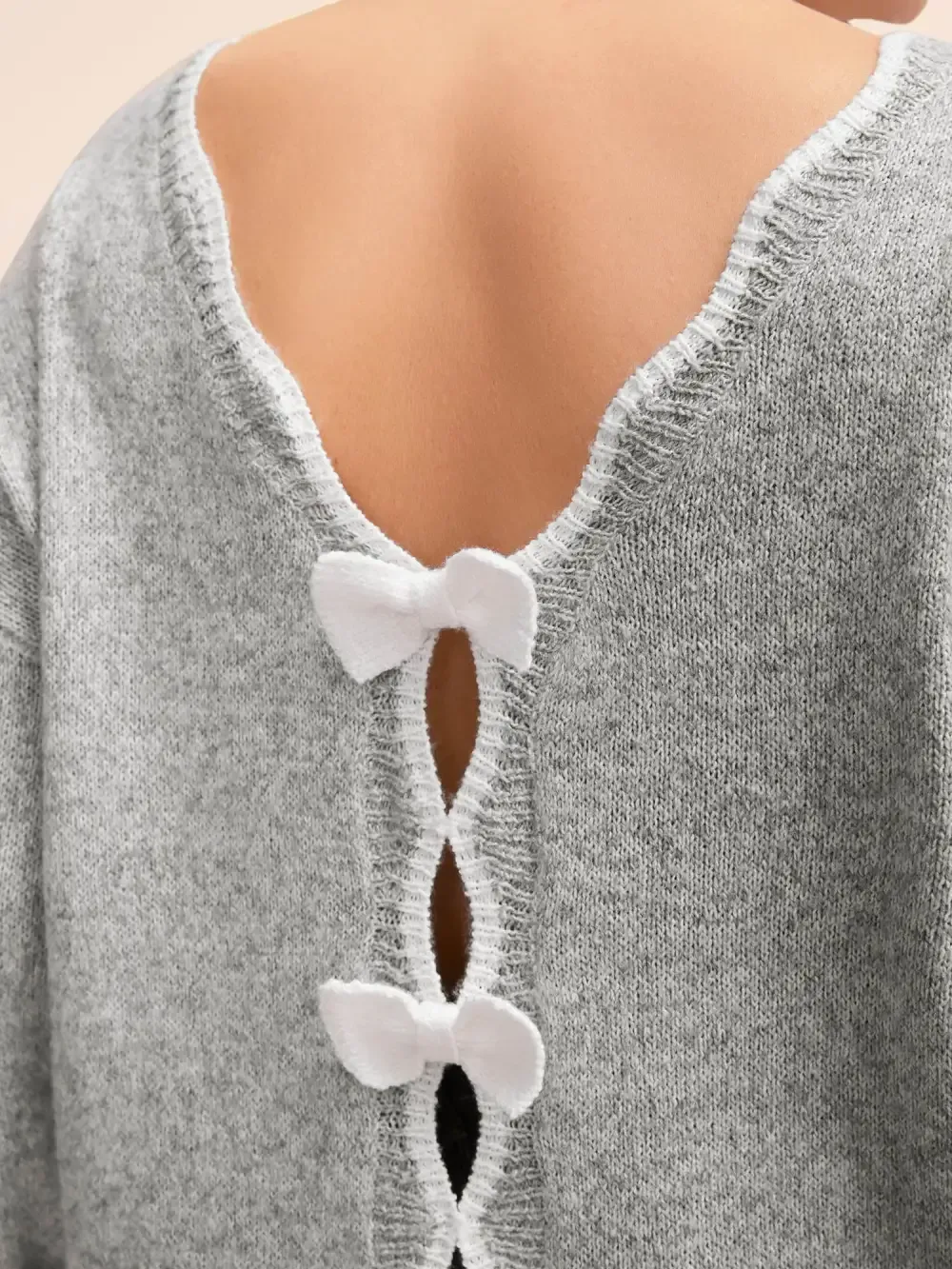 Round Neck Bowknot Cut Out Pullover