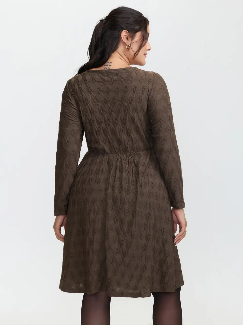 Textured Stretchy Pockets Midi Knit Dress