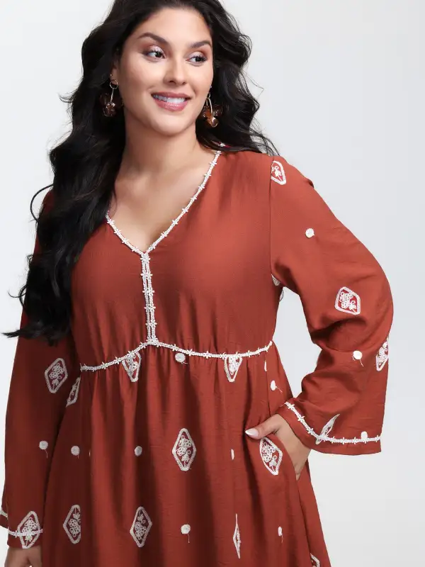 Embroidered Stretchy Waist Contrast Midi Dress