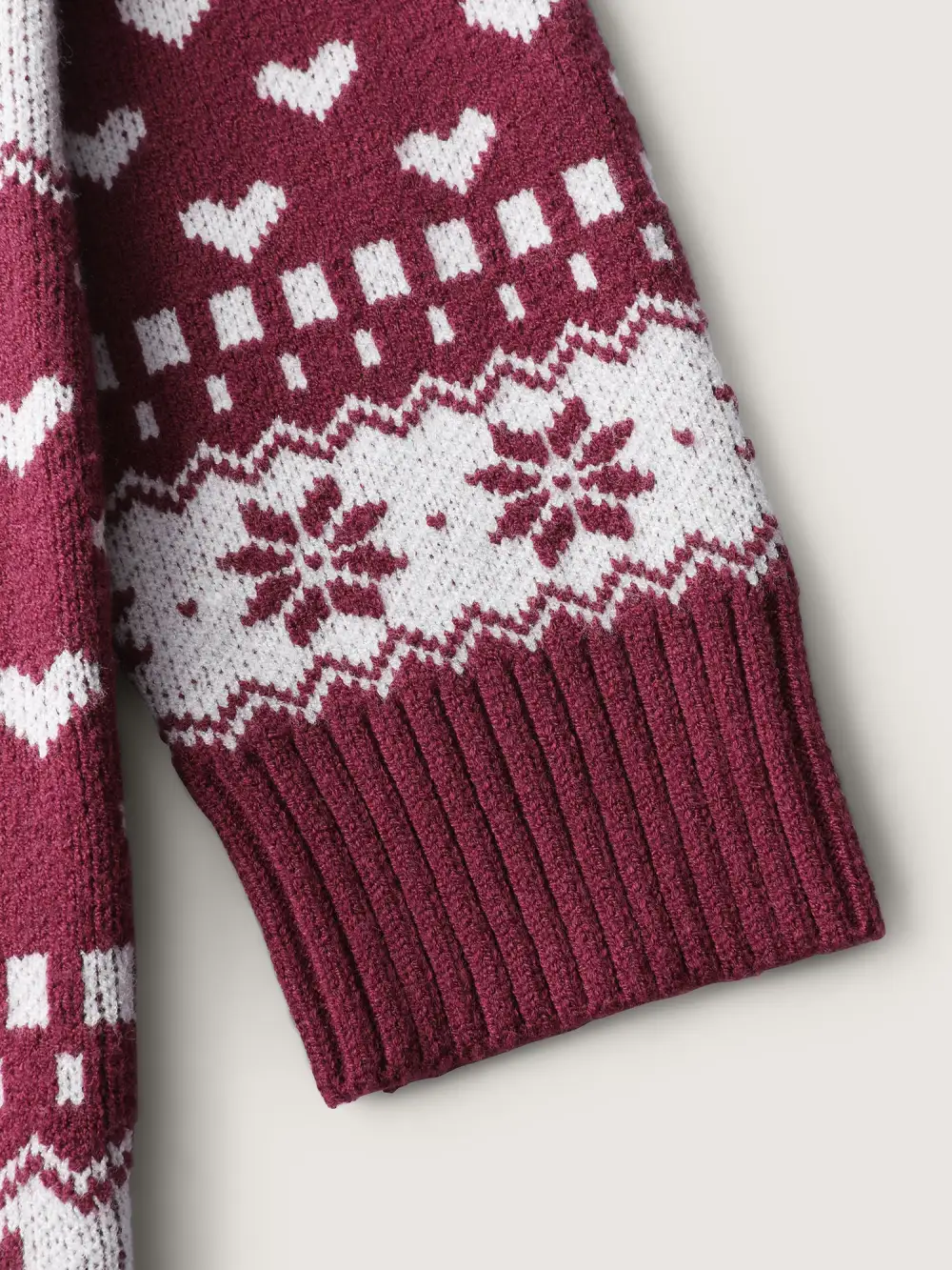 Reindeer Holiday Print Round Neck Pullover