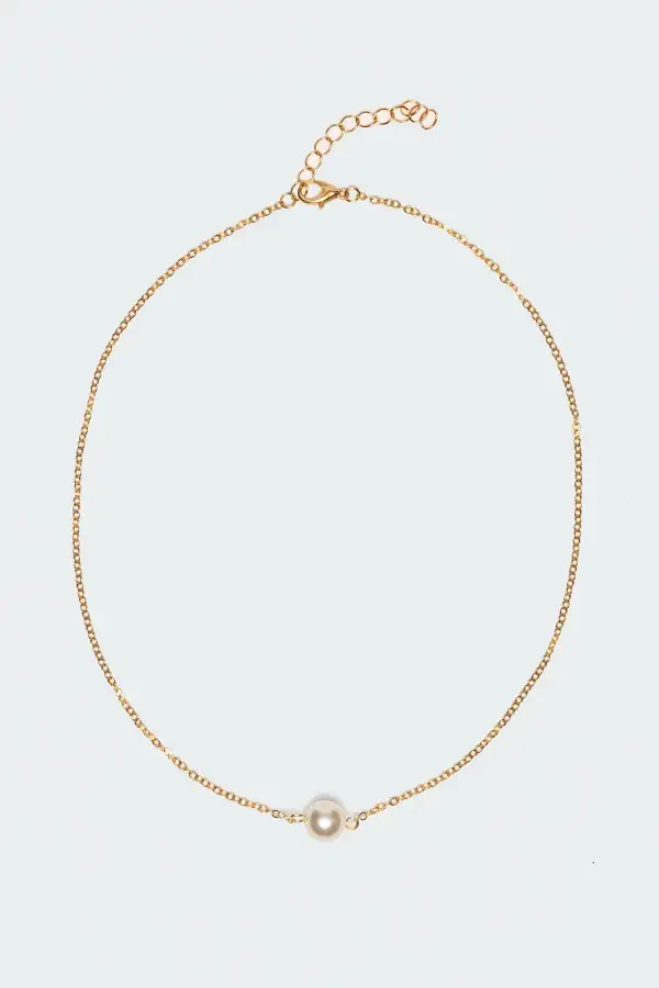 Center Stage Pearl Necklace