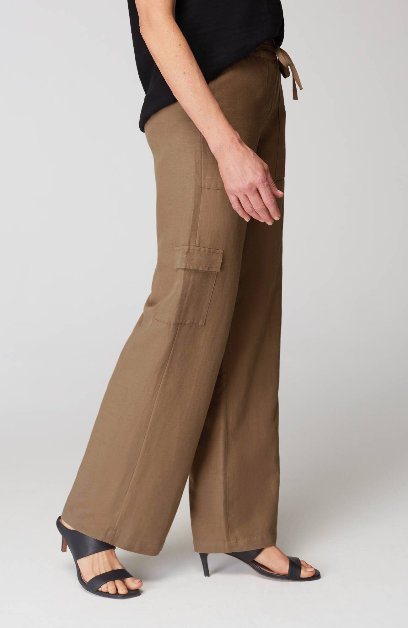 Linen & Rayon Wide-Leg Cargo Pants