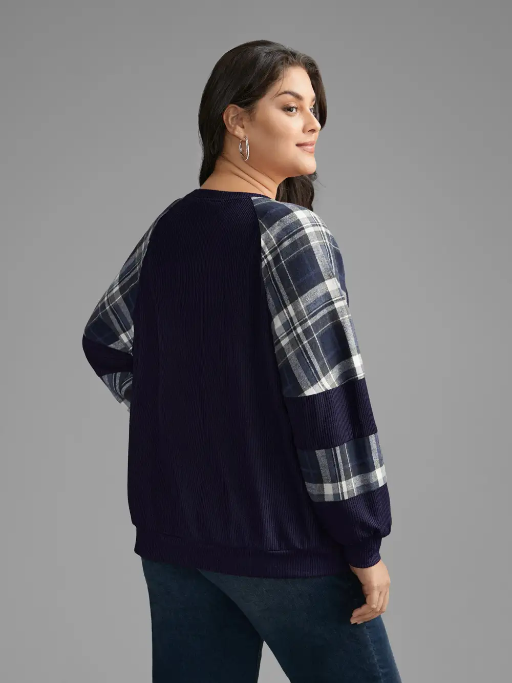Plaid Patchwork Raglan Sleeve Sweatshirt