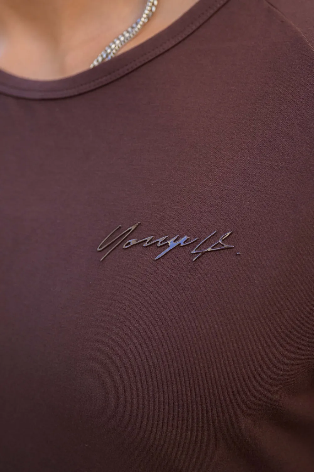 422 Fitted Delt Tee