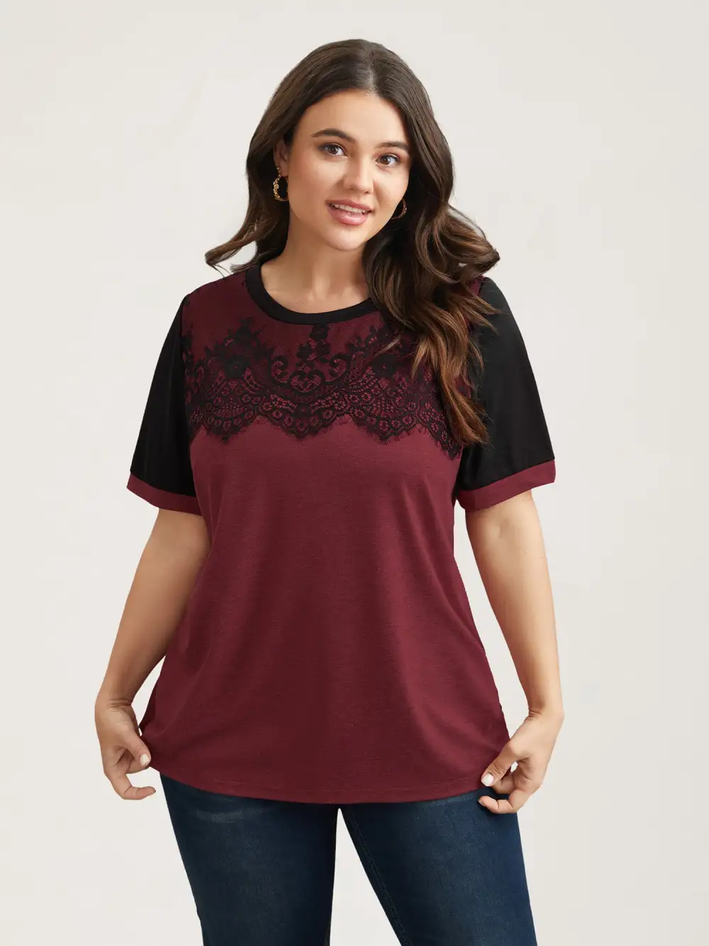 Stretchy Scalloped Lace Color Contrast T-Shirt