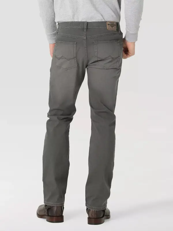 MEN'S FREE TO STRETCH&TRADE; STRAIGHT FIT JEAN IN ANTHRACITE