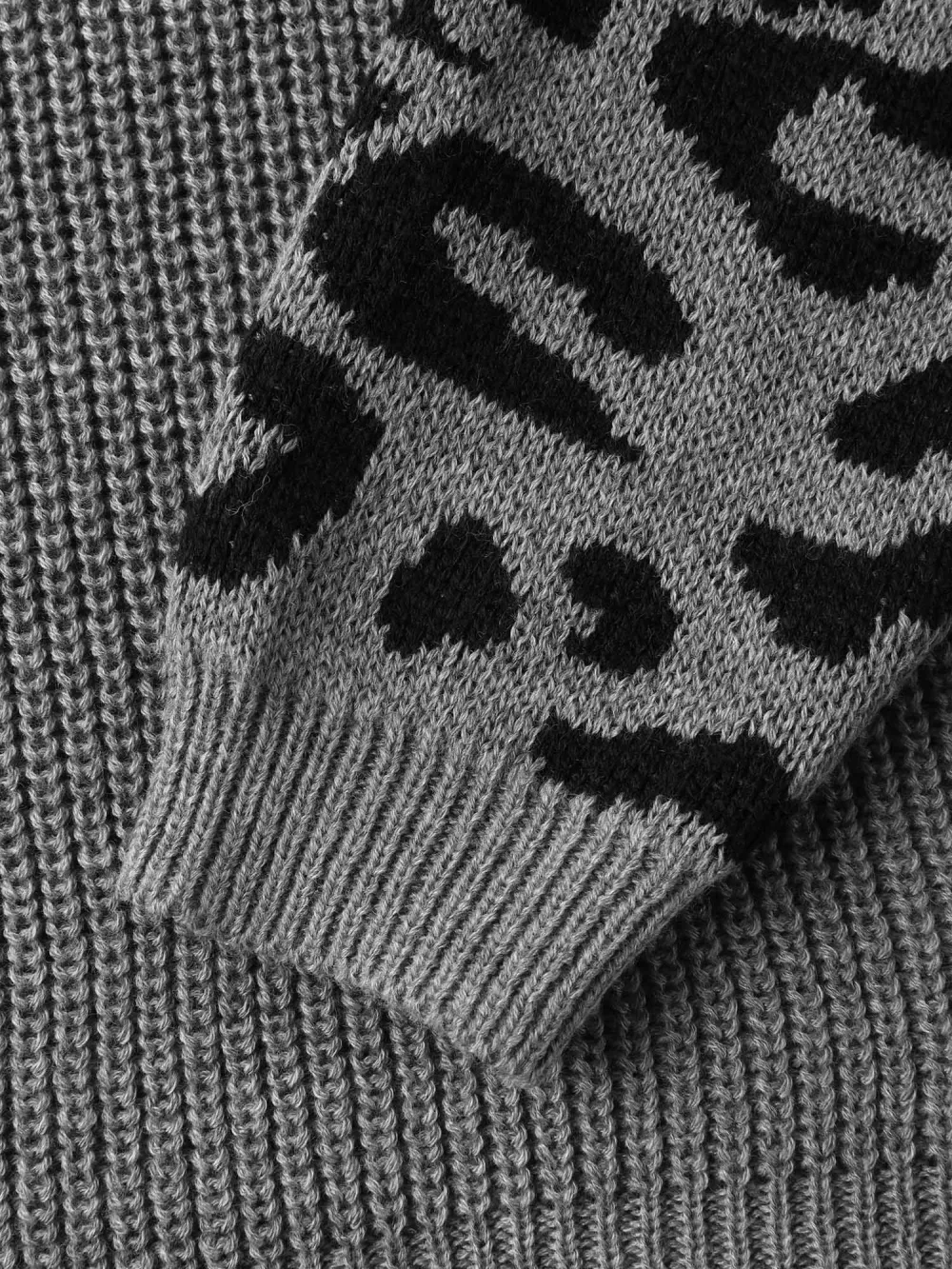 Leopard Print Round Neck Textured Pullover