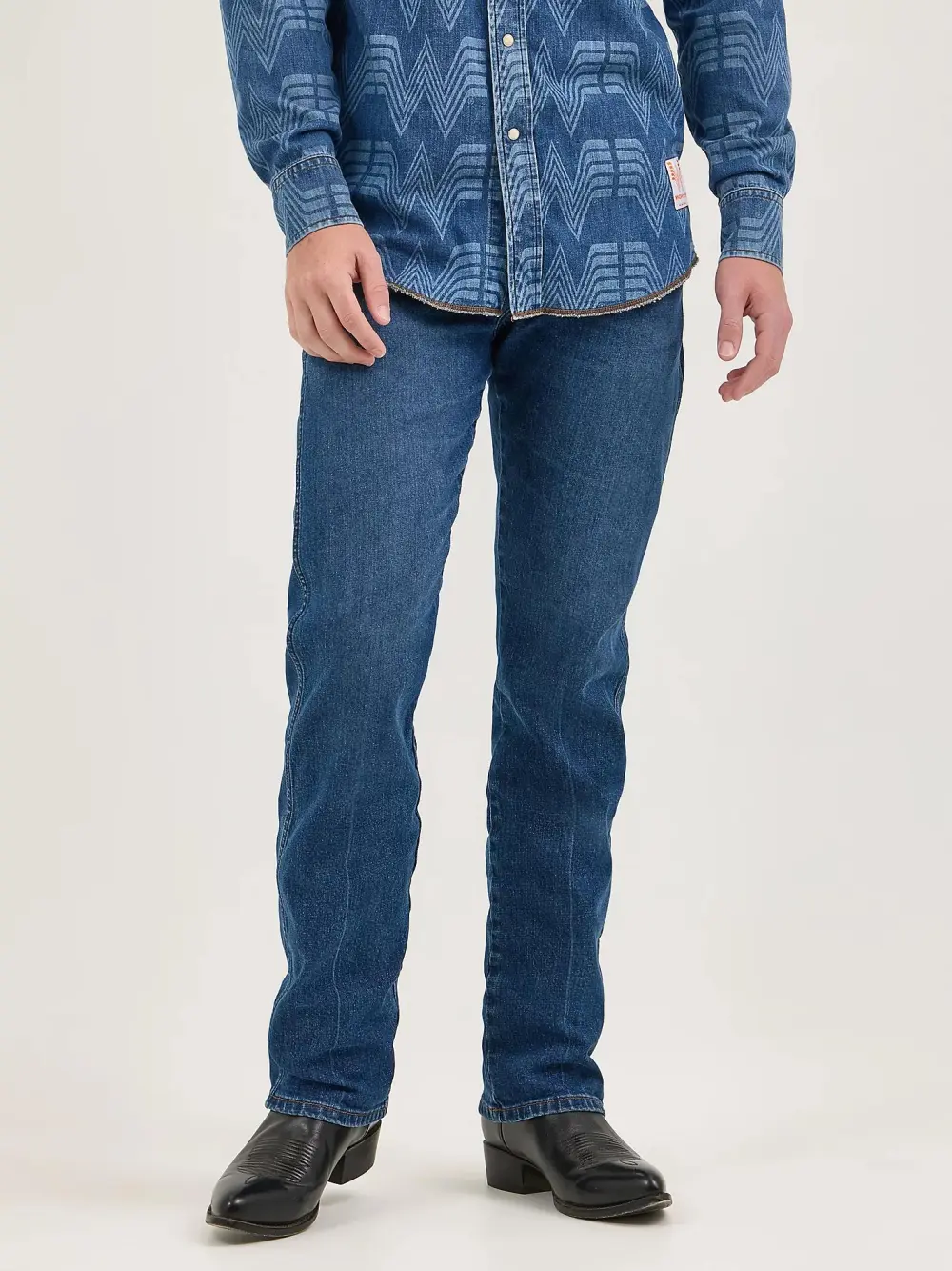 WRANGLER X WHATABURGER SLIM STRAIGHT LEG RETRO JEAN IN RODEO DUST FADE