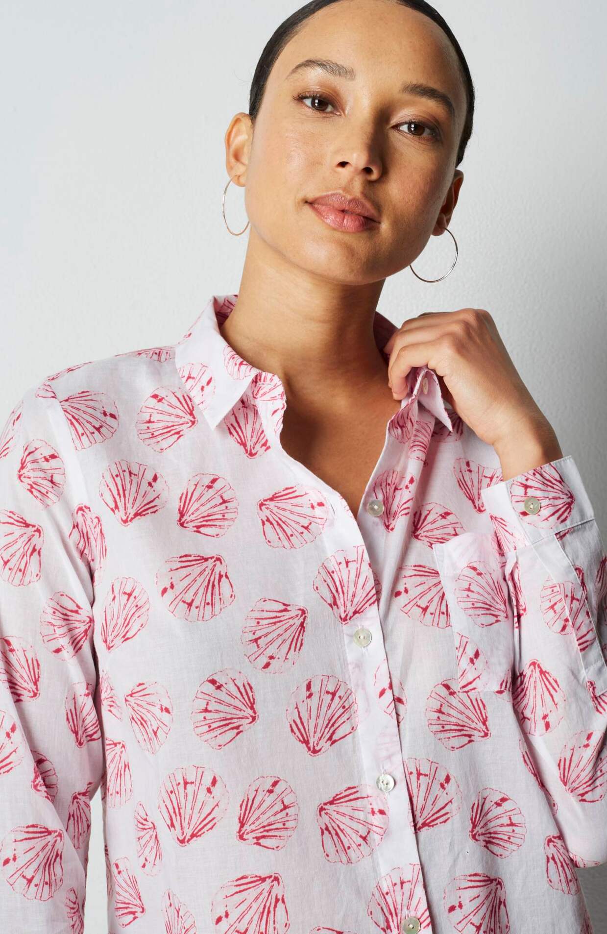 one-pocket shirred-back shirt