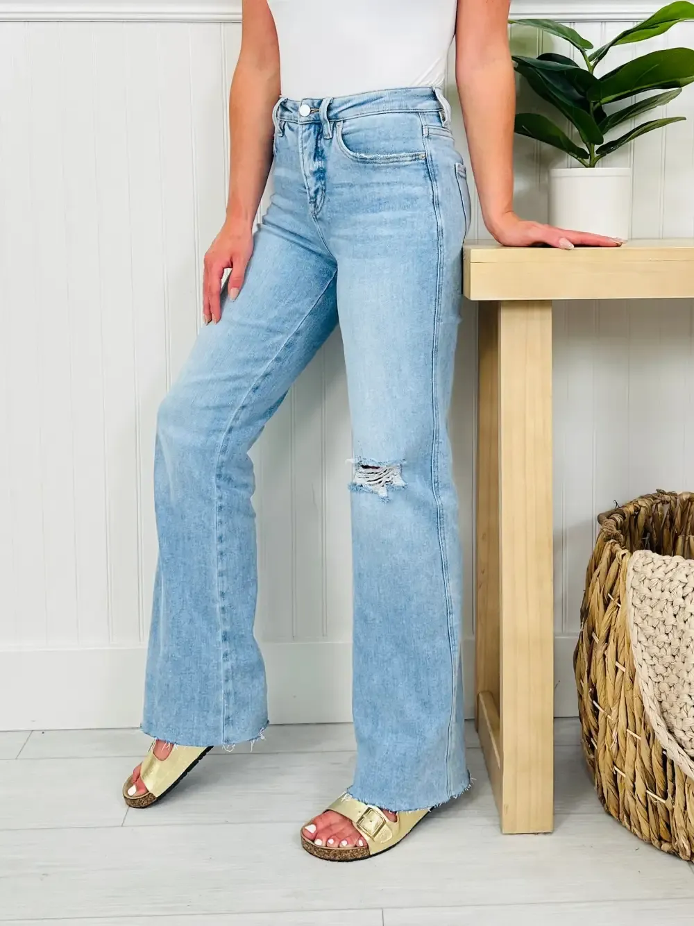 MOCO Exclusive Just Like That Wide Leg Jeans