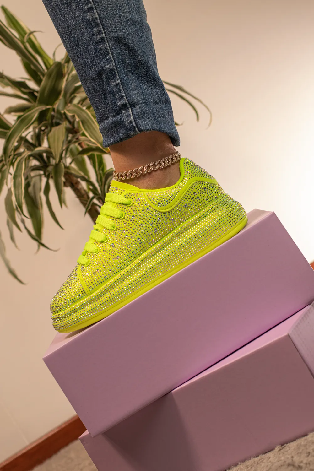 DOLLY | NEON YELLOW