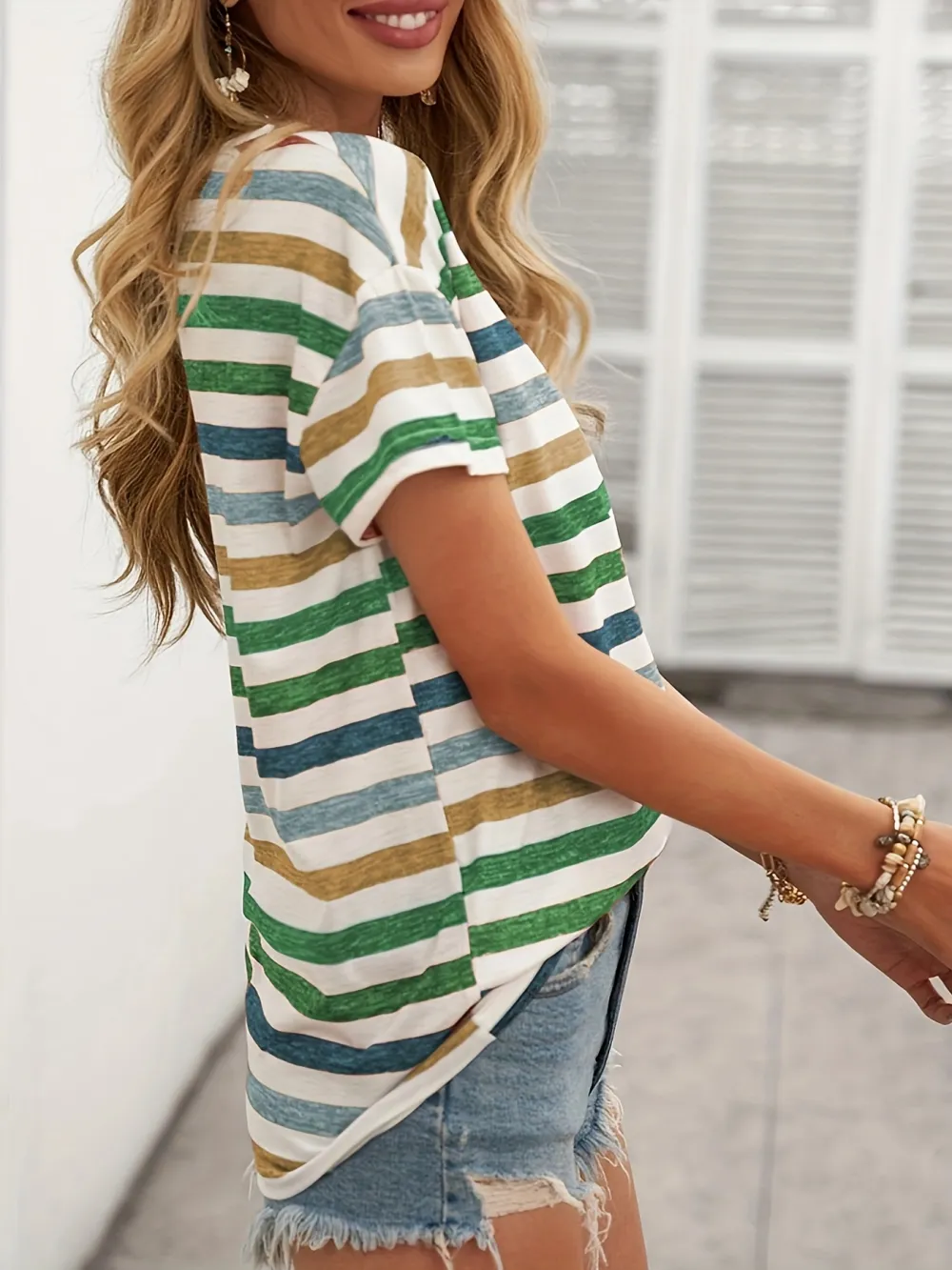 Women's Chic Vintage Striped V-Neck Tee - Stretchy, Durable & Perfect for Everyday Spring/Summer Comfort