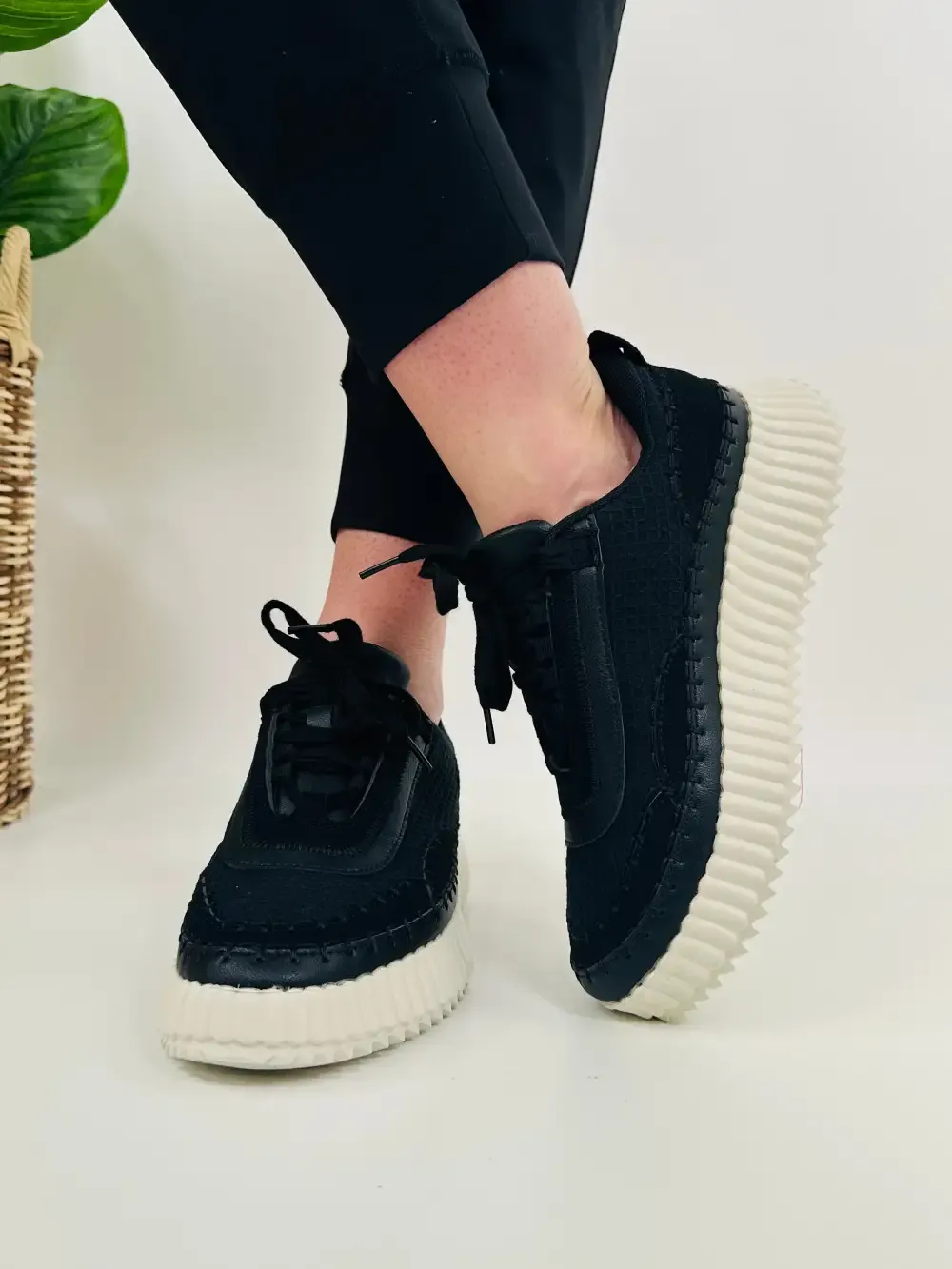 Rise And Stride Sneakers In Black