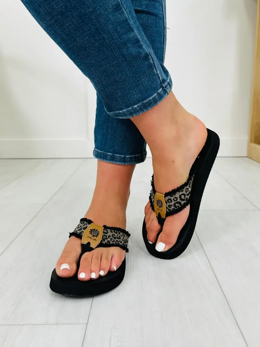 Spotted Sass Flip Flops in Black