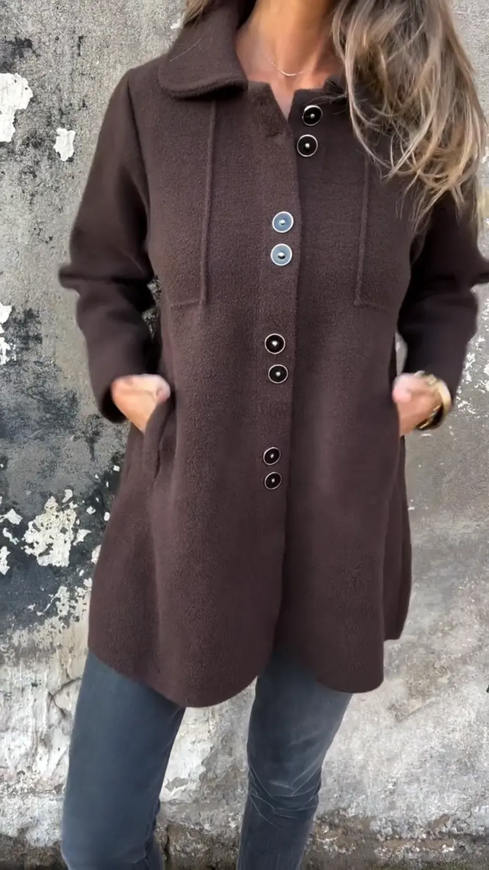 Wool Blend Buttoned Coat