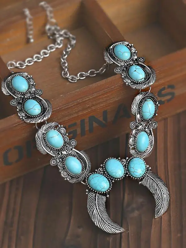 Vintage Turquoise Horn Pendant Necklace