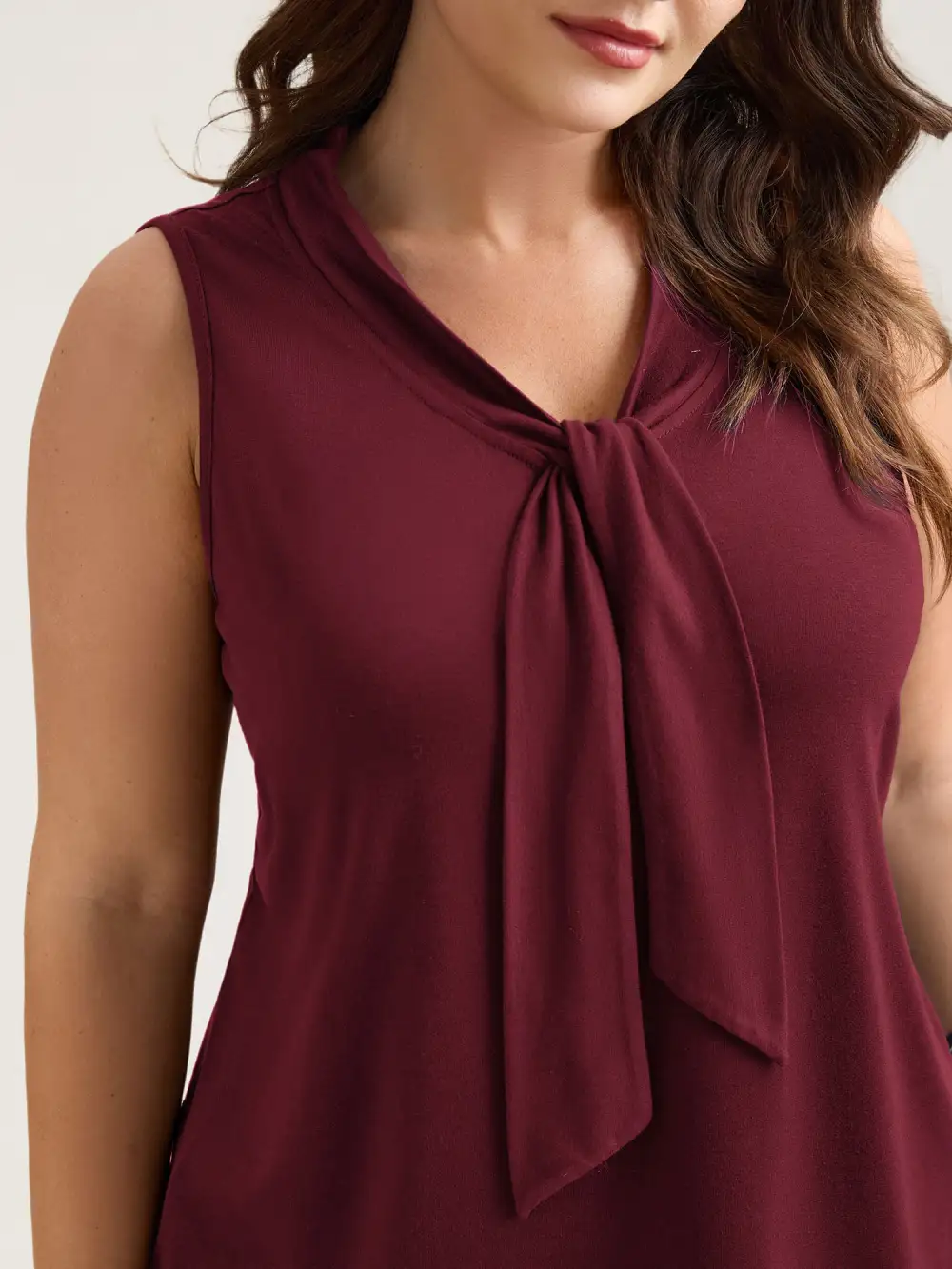 Knotted Neckline Fitted Sleeveless Blouse