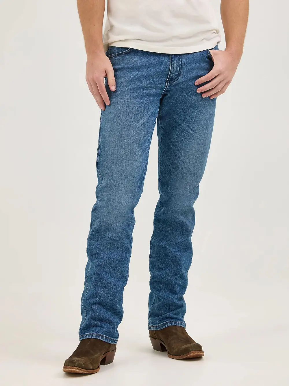 WRANGLER X WHATABURGER SLIM STRAIGHT LEG RETRO JEAN IN RODEO DUST FADE