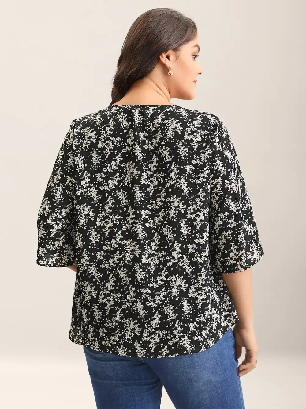 Floral Print Curvy Hem V-Neck Shirt