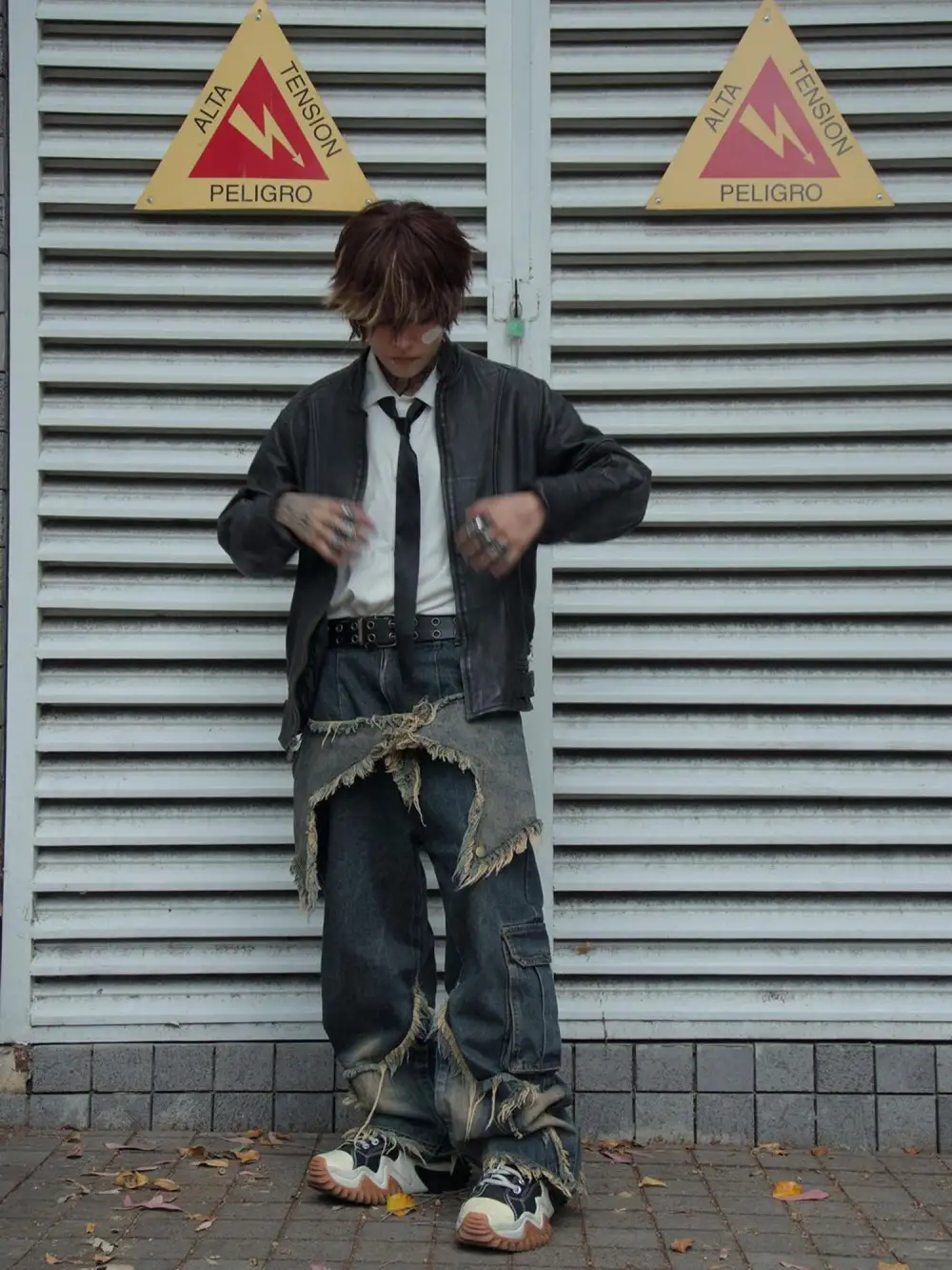 Patch Embroidered Straight-leg Jeans - 1572