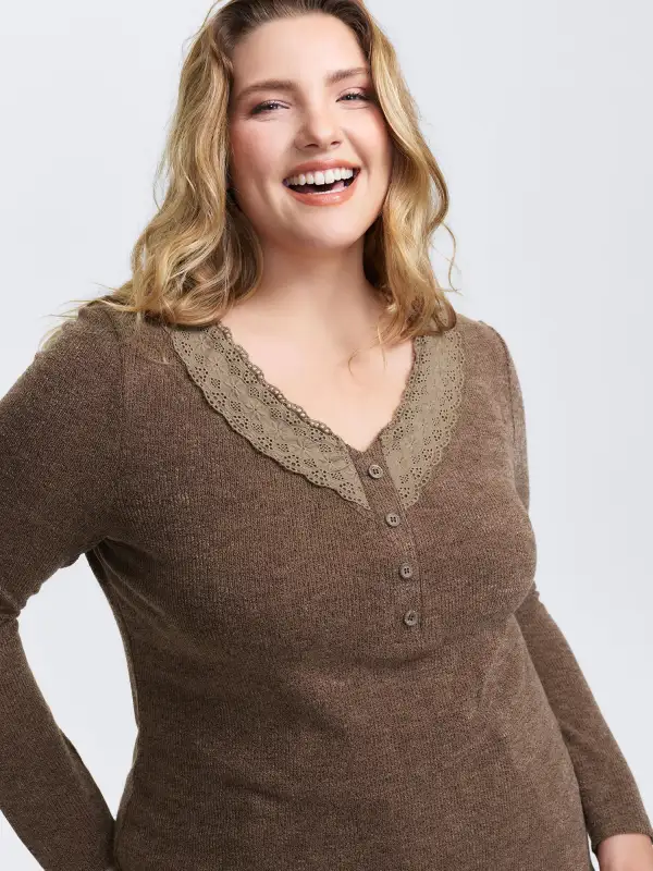 Lace Trim V-Neck Stretchy T-Shirt