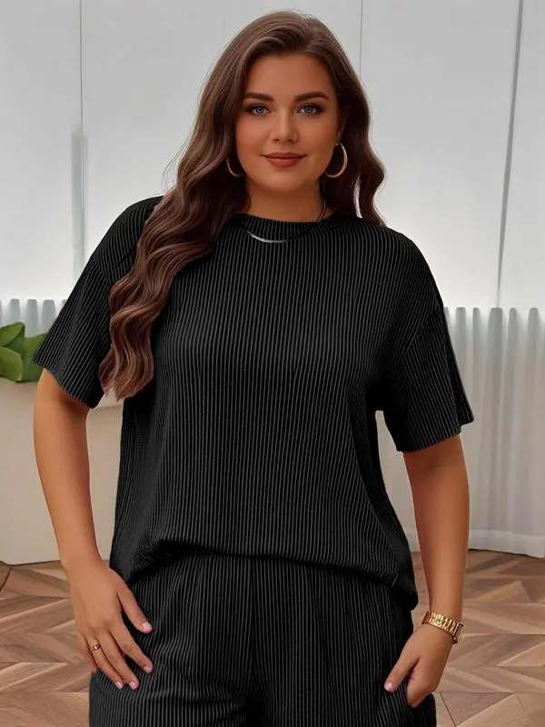 Plus Size Two-Piece Summer Set – Casual Round Neck Short Sleeve Top & Shorts for Women
