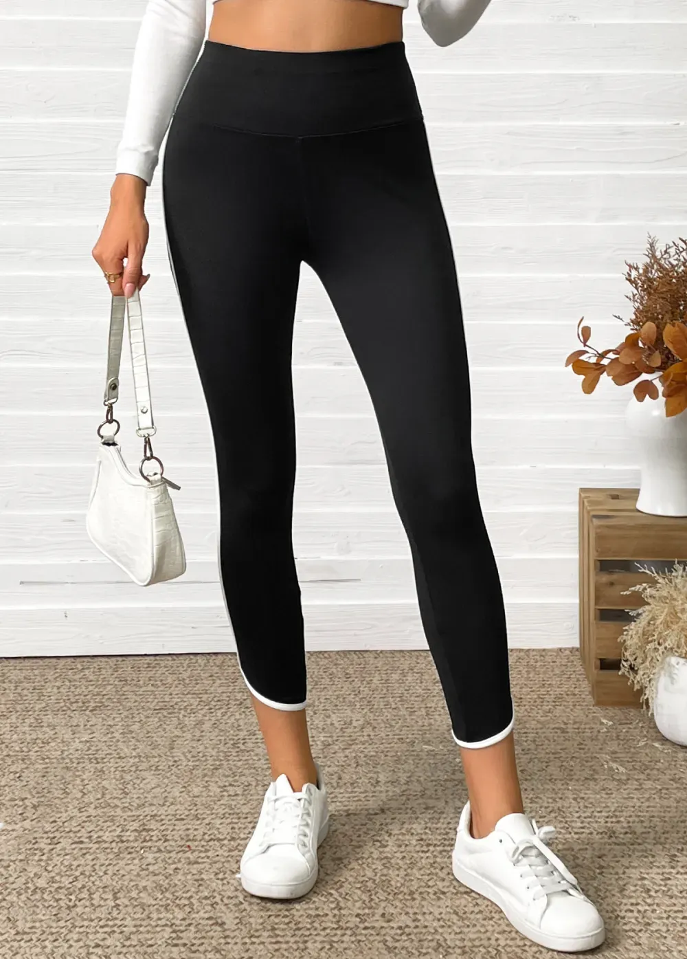 Black High Waisted Capri Elastic Waist Leggings