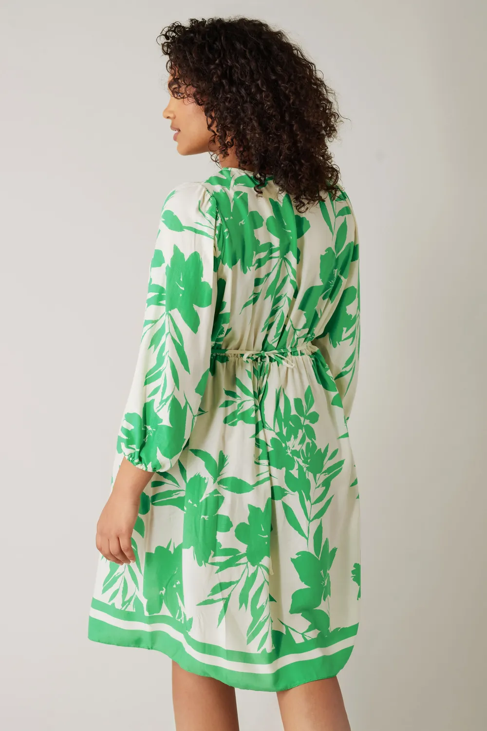 EVANS Curve Green & White Floral Print Mini Dress