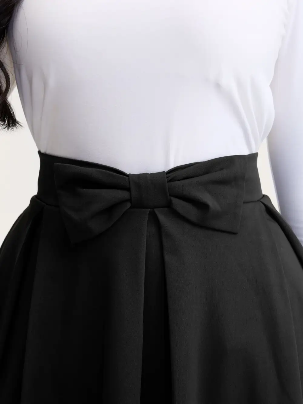 Stretchy Bow Detail Pleated Midi Skirt