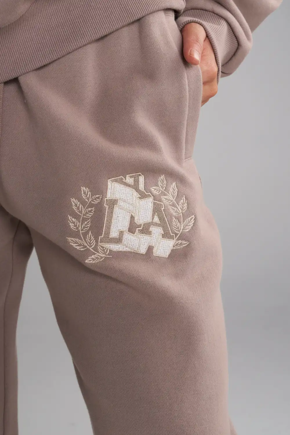 W226 - Teddy Jogger