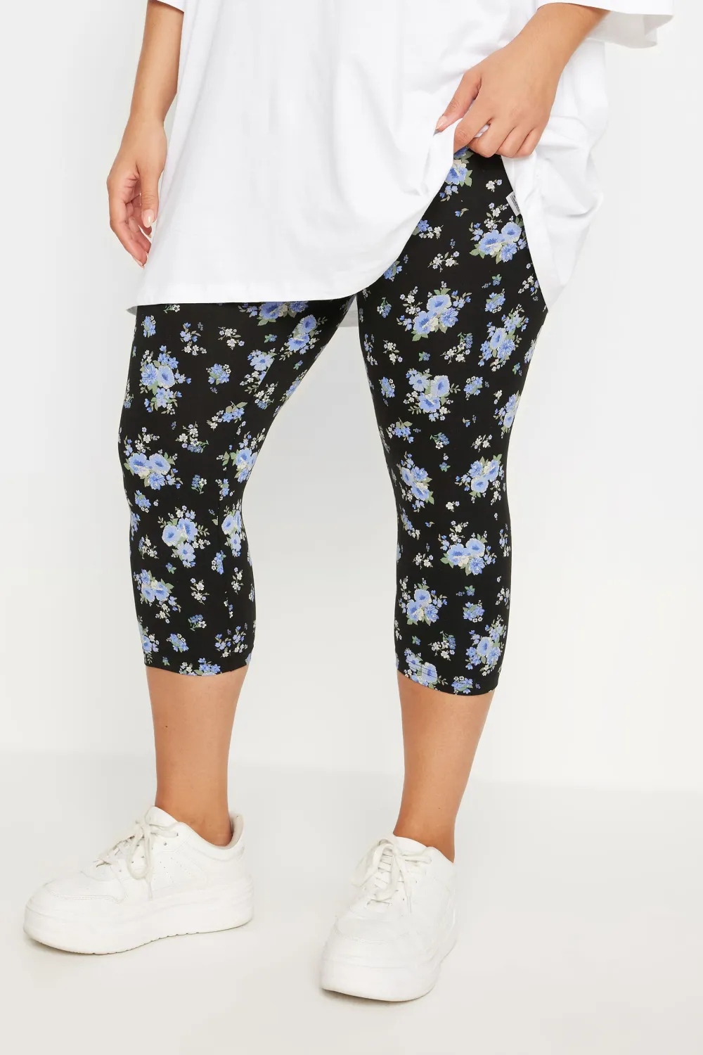 YOURS Curve 2 PACK Black & Blue Floral Print Cropped Leggings