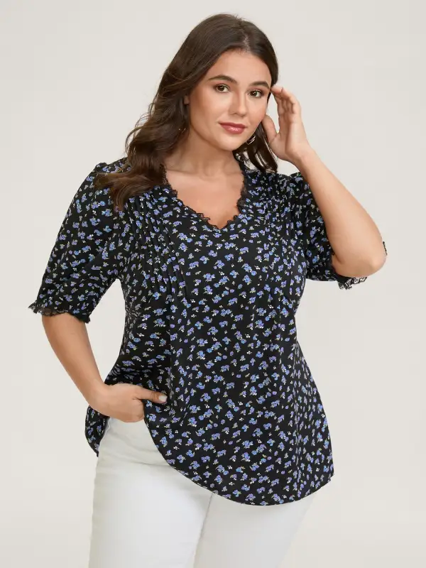 Ditsy Floral Print Lace Trim Blouse