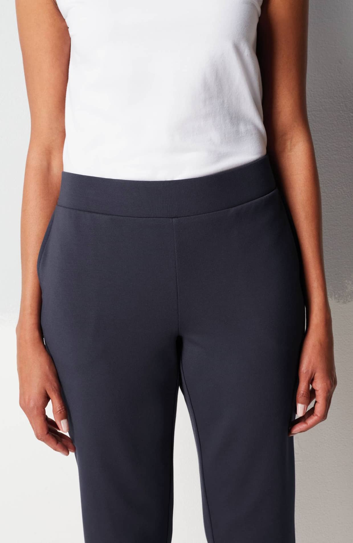 pure jill affinity slim-leg crops
