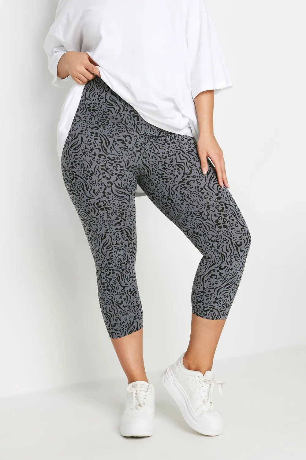 YOURS Curve 2 PACK Black & Blue Floral Print Cropped Leggings