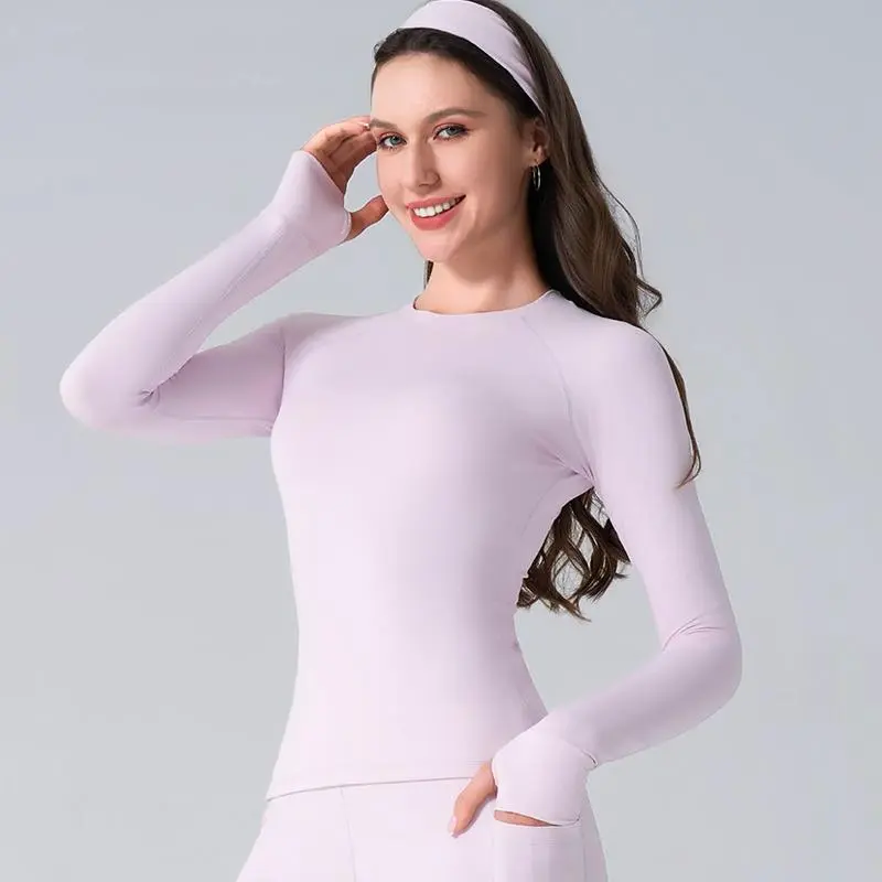 Woman's tight-fitting sports outfit