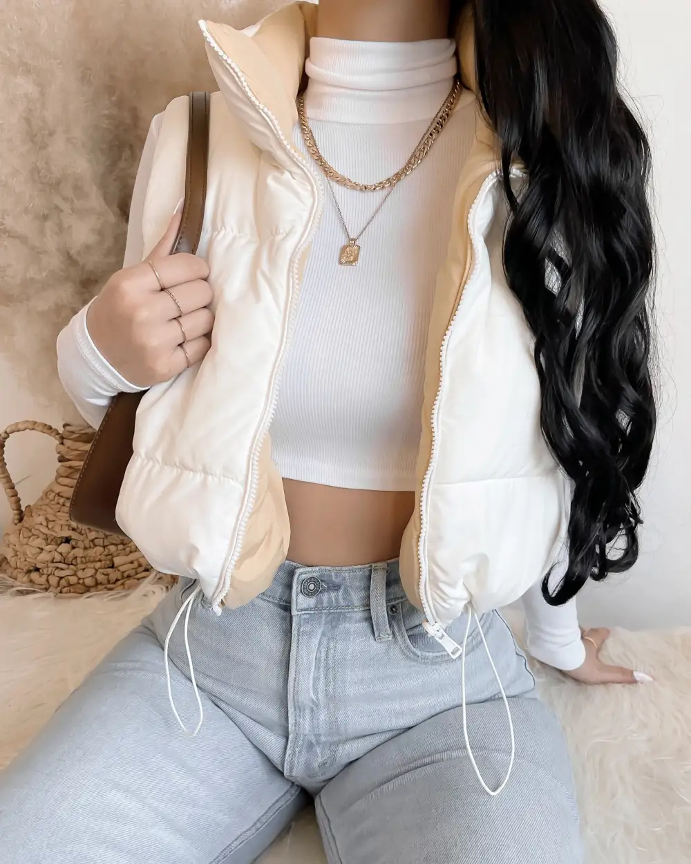 REVERSIBLE!! GIVE YOU CHILLS PUFFER VEST (BLACK/CREAM)