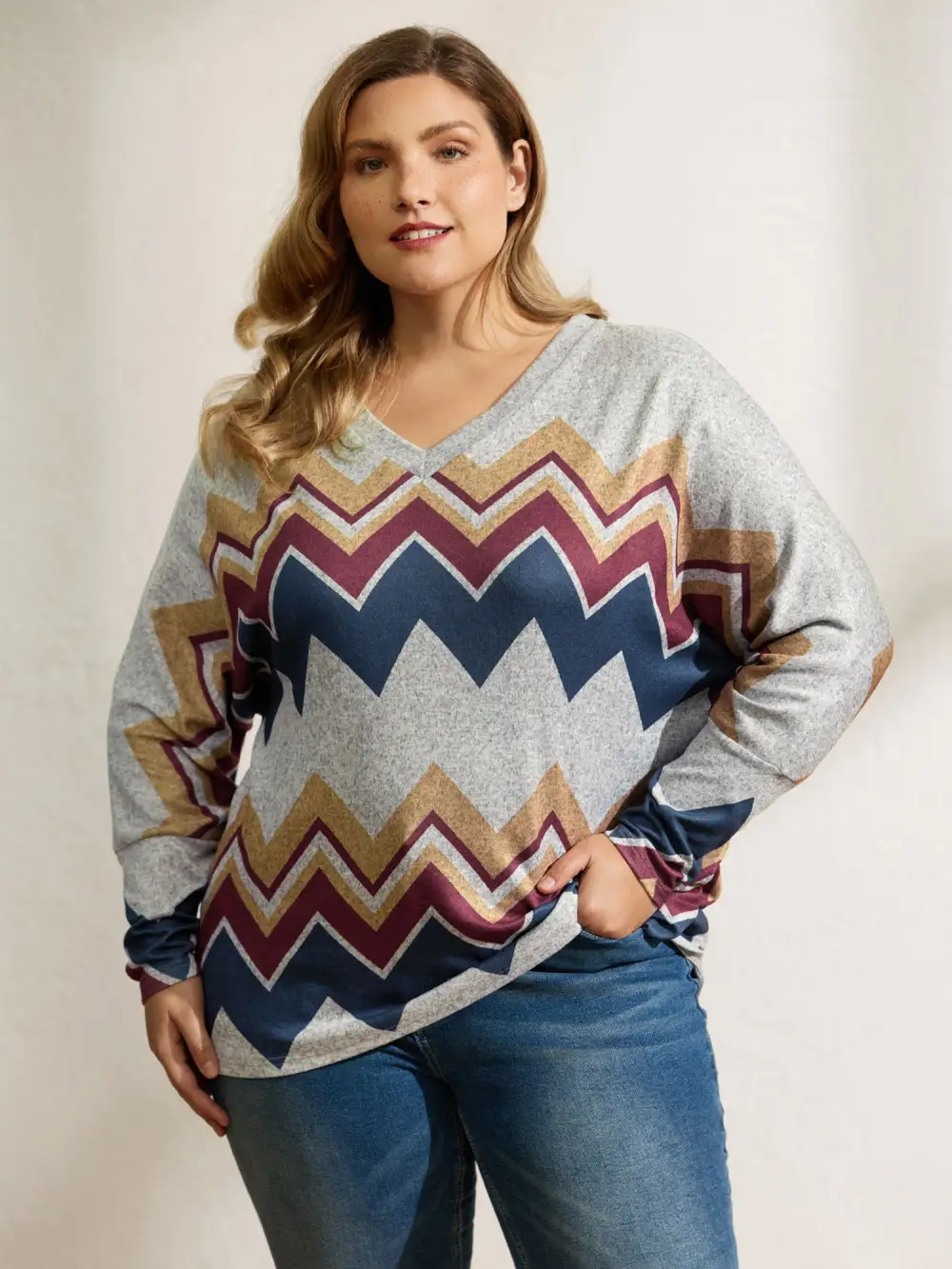 Geometric Print V-Neck Knit Top