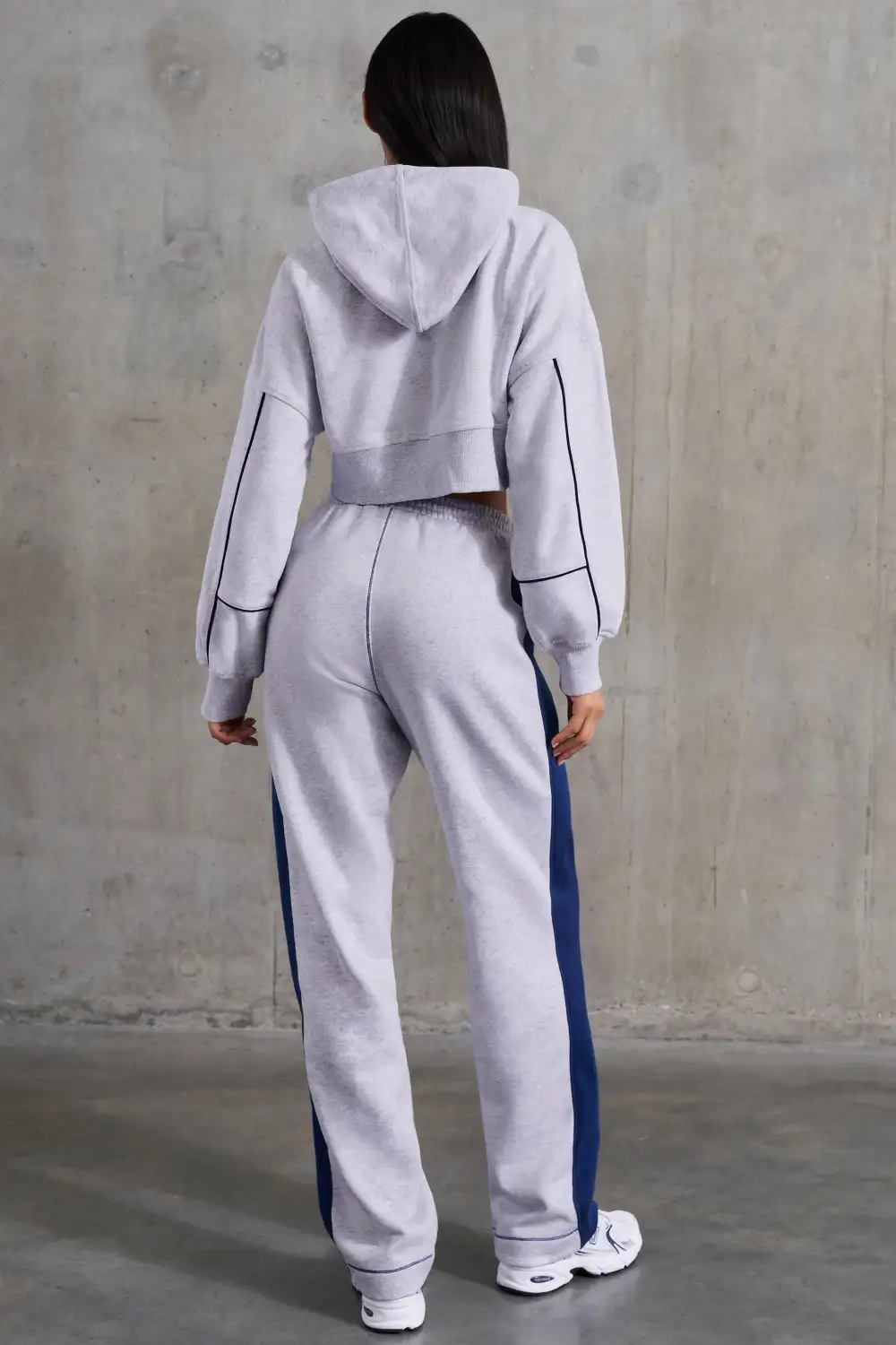 Elite - Wide Leg Sweatpants in Heather Grey