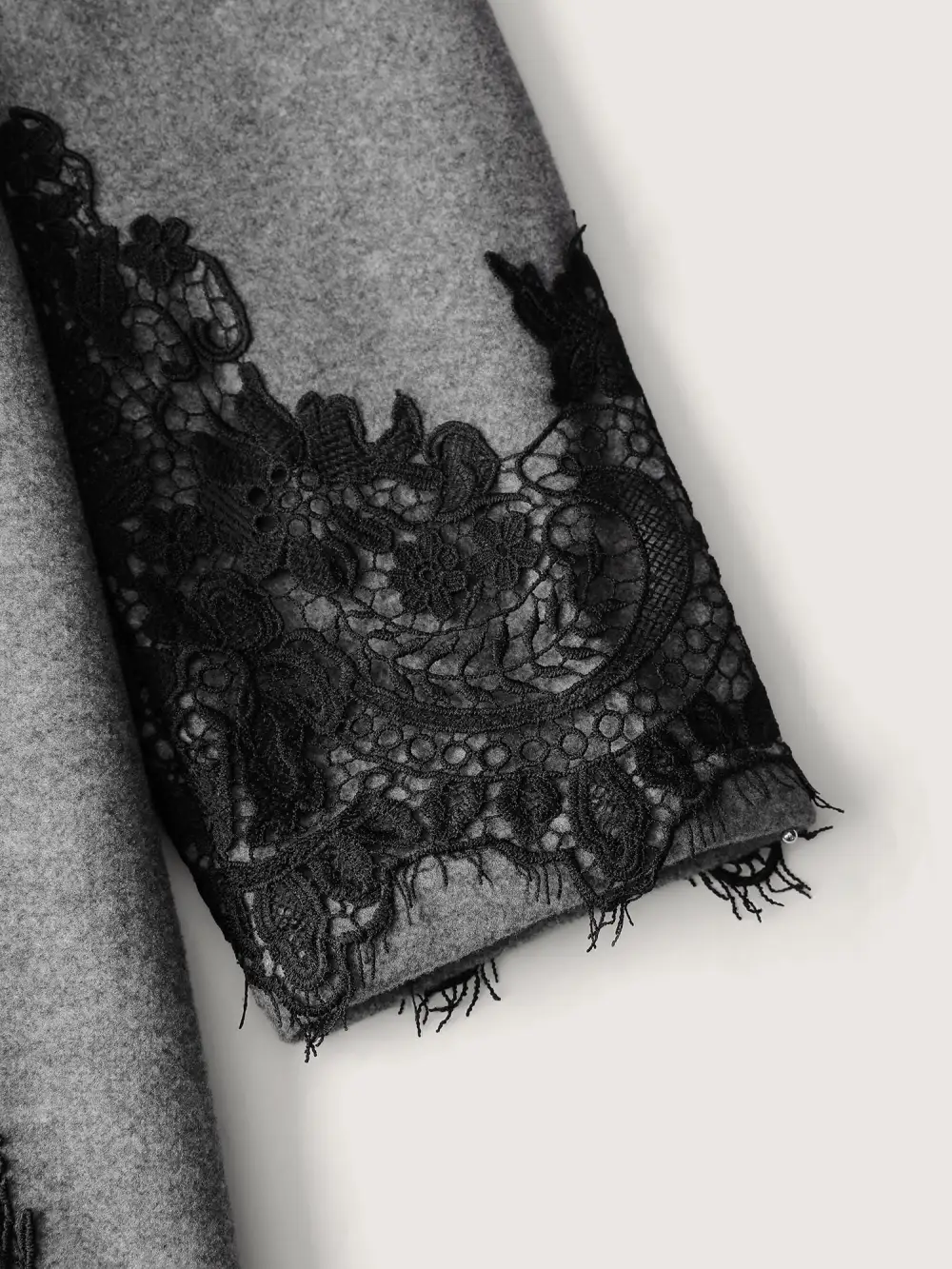 Color Contrast Belted Lace Jacket