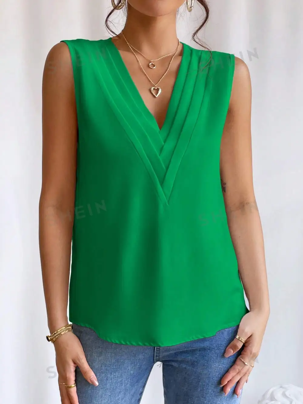 Privé Solid V Neck Sleeveless Blouse