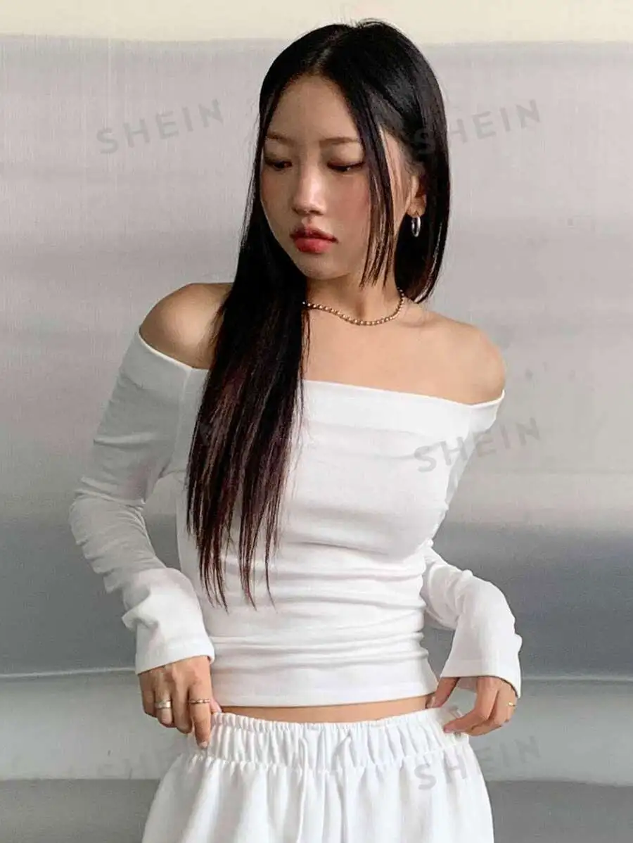 DAZY Off Shoulder Raglan Sleeve Crop Tee