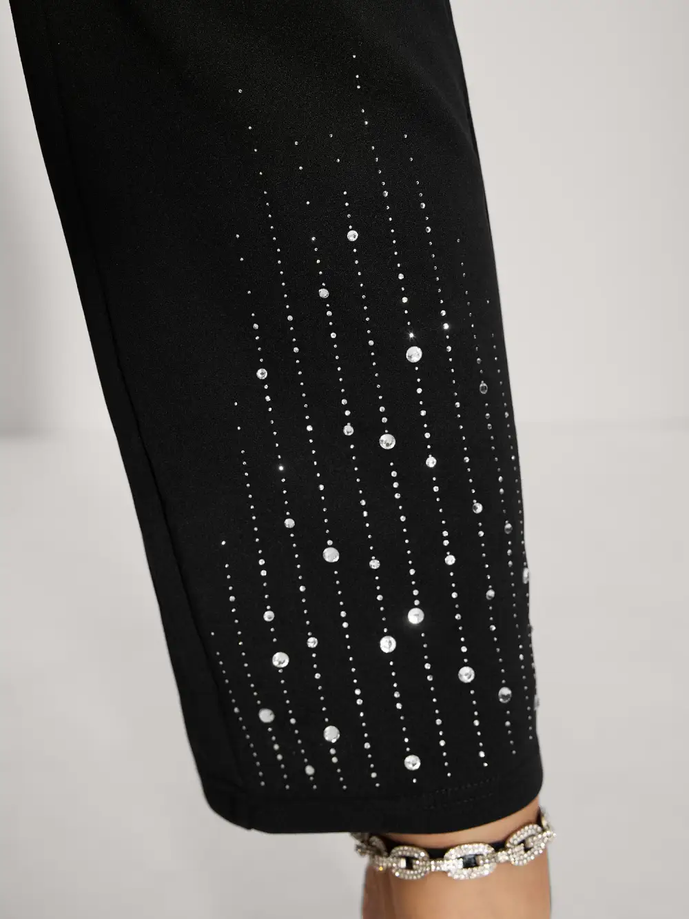 Stretchy Diamond Detail Hem Pants